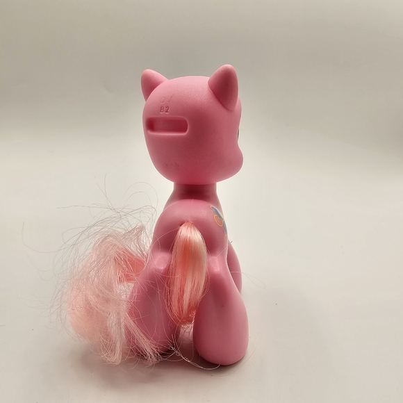 My Little Pony Pink Figure with Outfits, Brushable Tail - Picture 7 of 11